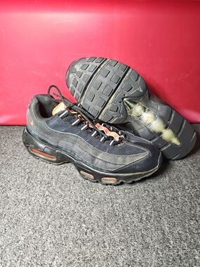 Size 8.5 Men/ Nike Air Max 95 Black Challenge Red’ 2016/ 749766-016 /Used No Box